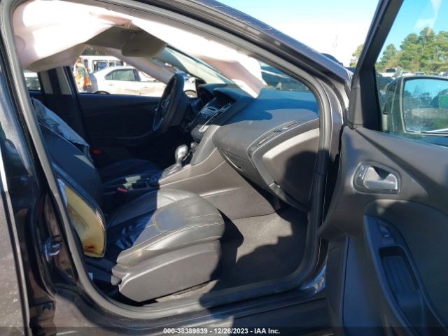 Photo 4 VIN: 1FADP3K28GL208591 - FORD FOCUS 