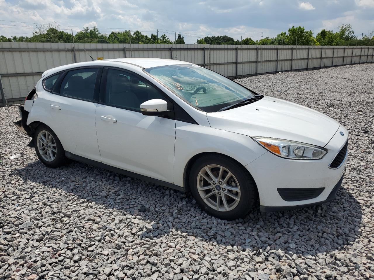 Photo 3 VIN: 1FADP3K28GL323627 - FORD FOCUS 