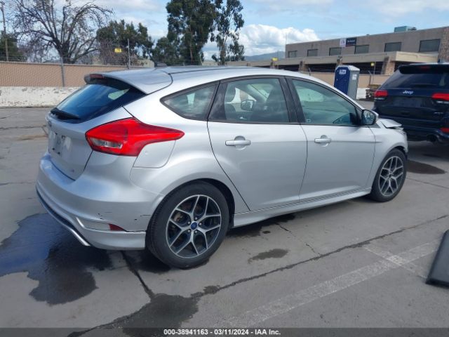 Photo 3 VIN: 1FADP3K28GL372830 - FORD FOCUS 