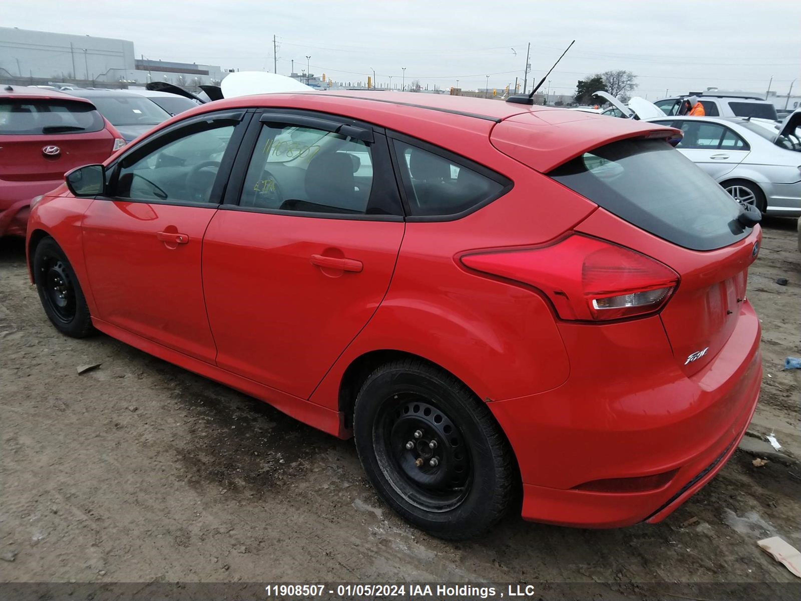 Photo 2 VIN: 1FADP3K28HL280506 - FORD FOCUS 