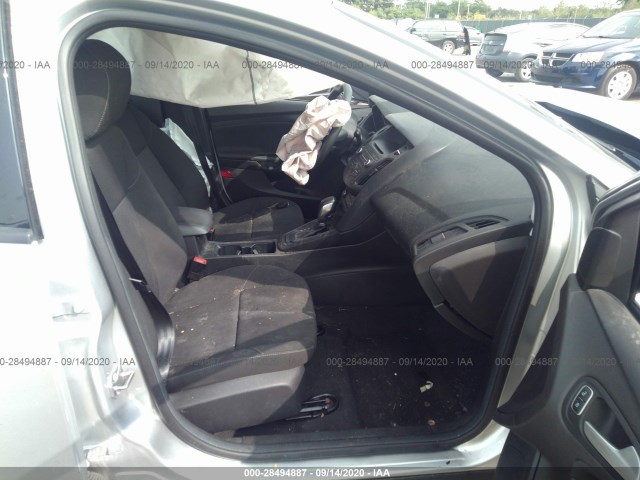 Photo 4 VIN: 1FADP3K28HL286452 - FORD FOCUS 