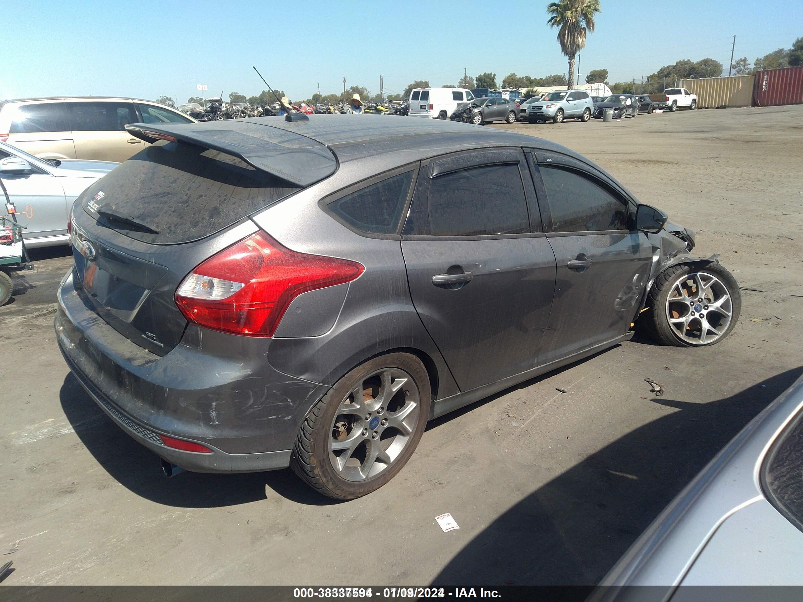 Photo 3 VIN: 1FADP3K29DL214024 - FORD FOCUS 