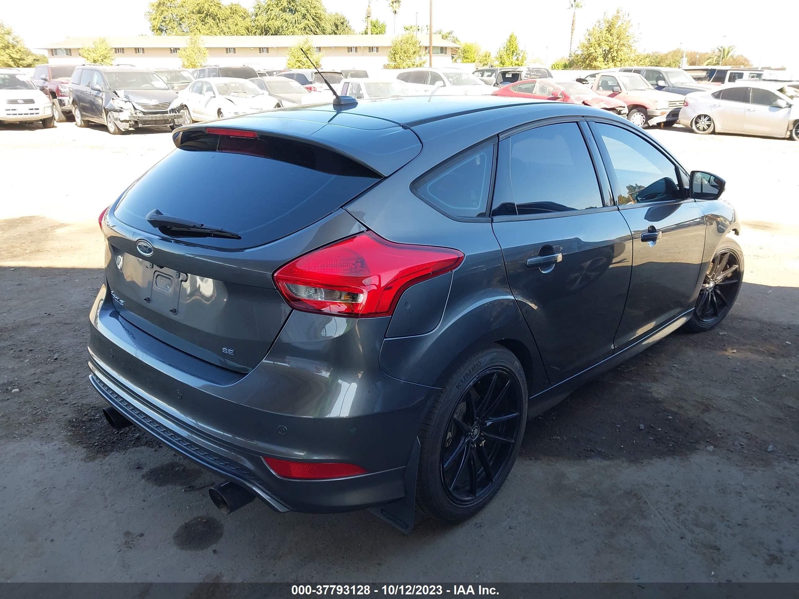 Photo 3 VIN: 1FADP3K29FL211157 - FORD FOCUS 