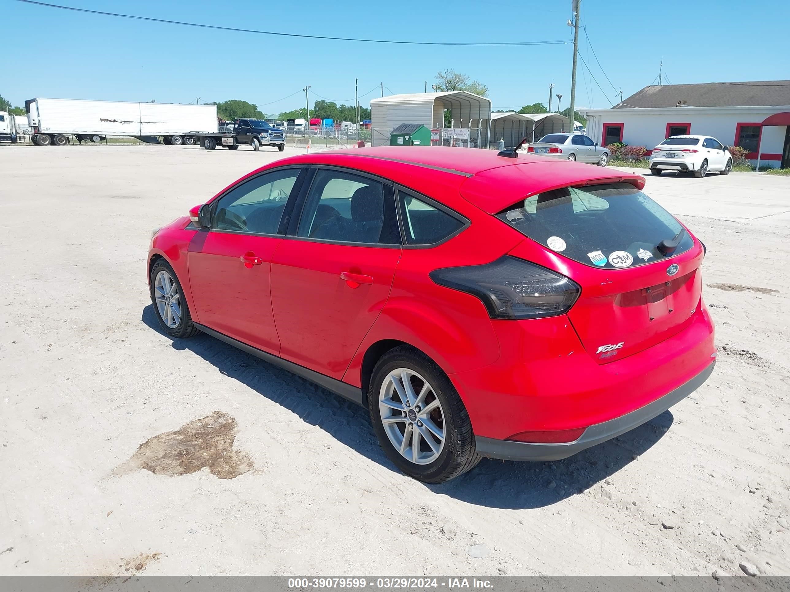 Photo 2 VIN: 1FADP3K29FL275988 - FORD FOCUS 