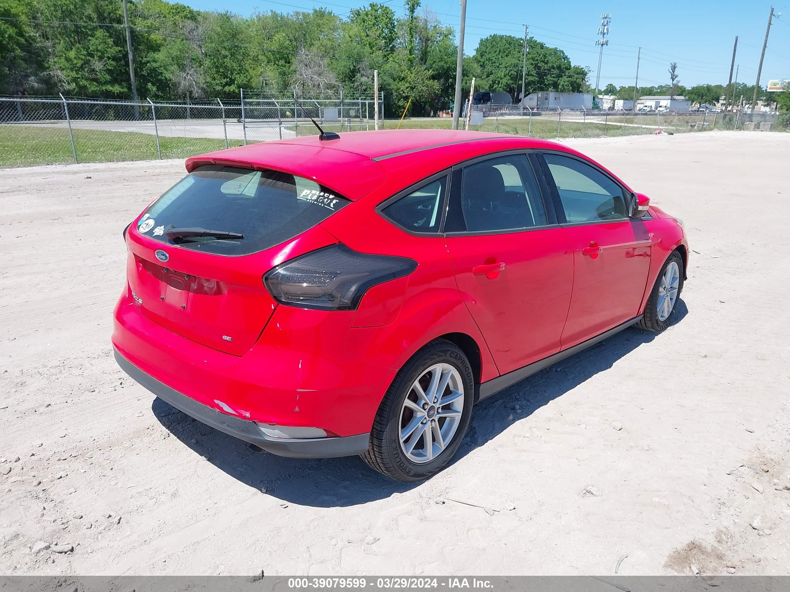 Photo 3 VIN: 1FADP3K29FL275988 - FORD FOCUS 