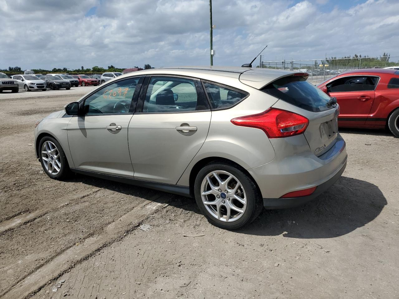 Photo 1 VIN: 1FADP3K29FL283962 - FORD FOCUS 