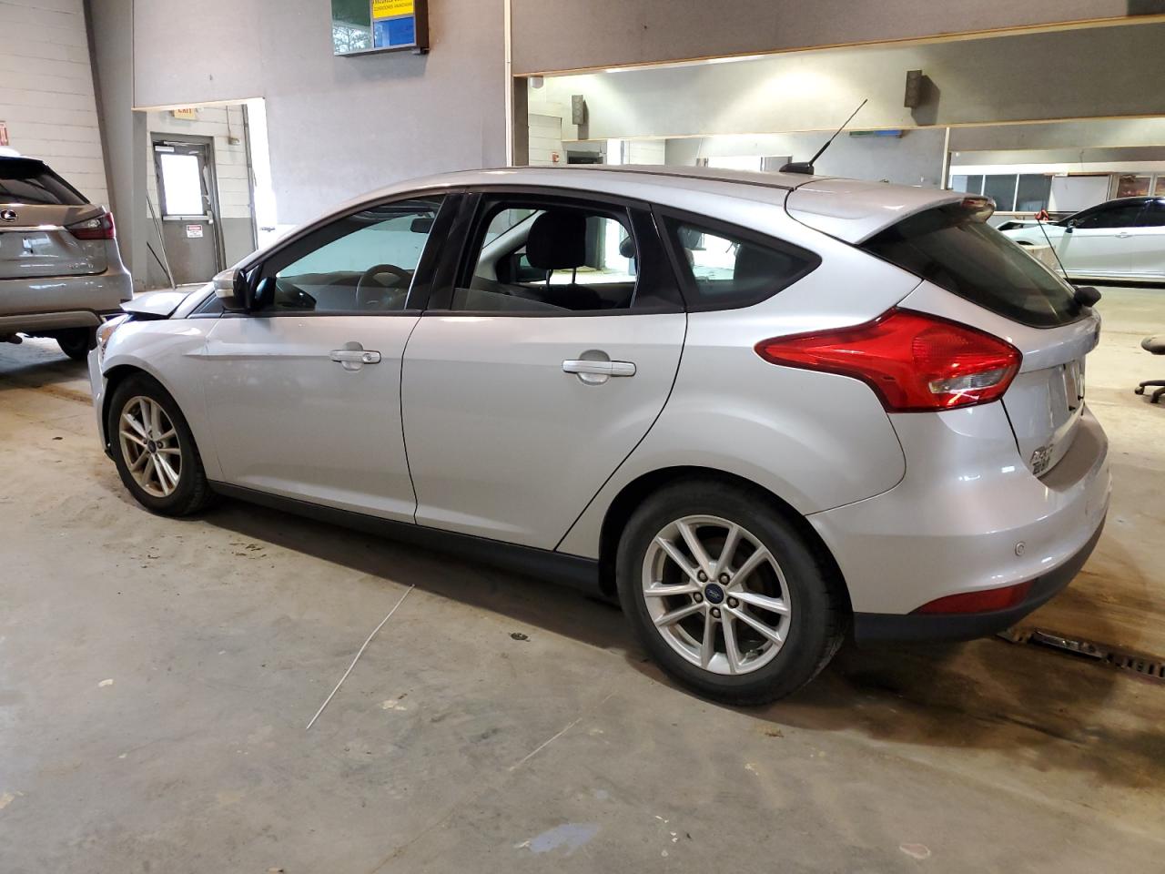 Photo 1 VIN: 1FADP3K29GL313981 - FORD FOCUS 