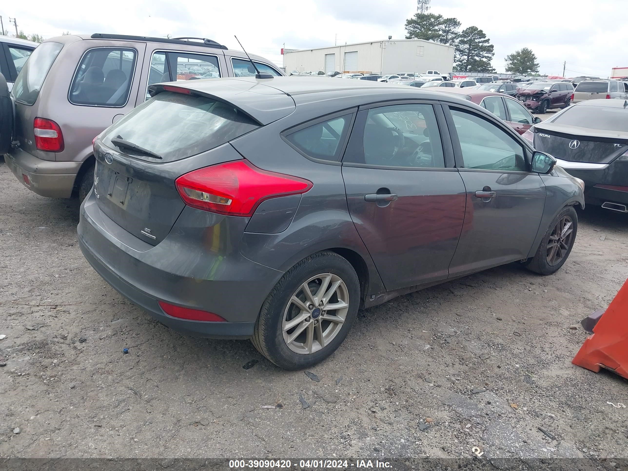 Photo 3 VIN: 1FADP3K29GL323636 - FORD FOCUS 