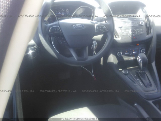 Photo 4 VIN: 1FADP3K29HL239222 - FORD FOCUS 