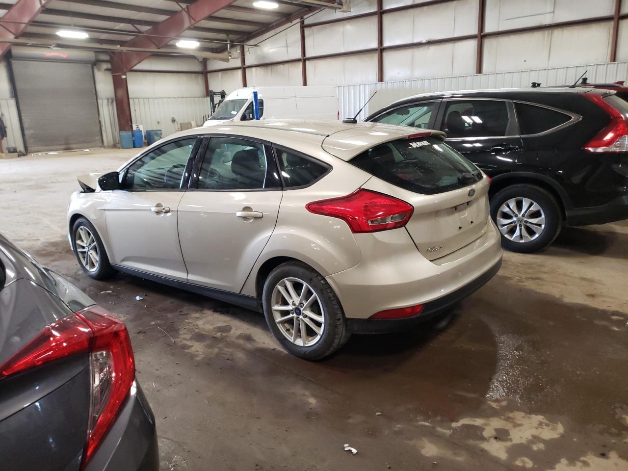 Photo 1 VIN: 1FADP3K29JL235581 - FORD FOCUS 