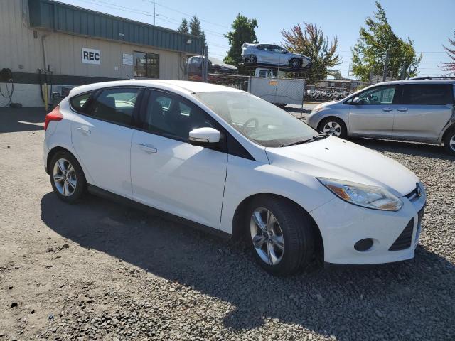 Photo 3 VIN: 1FADP3K2XEL157110 - FORD FOCUS SE 