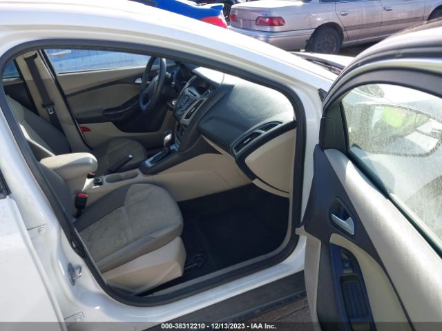 Photo 4 VIN: 1FADP3K2XEL265534 - FORD FOCUS 