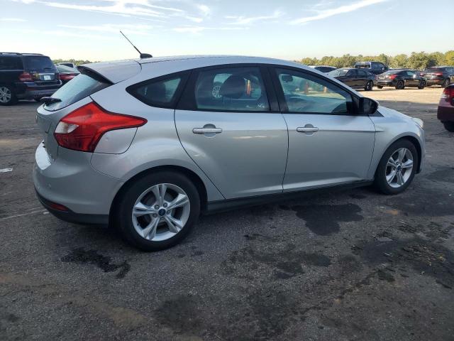 Photo 2 VIN: 1FADP3K2XEL456760 - FORD FOCUS SE 