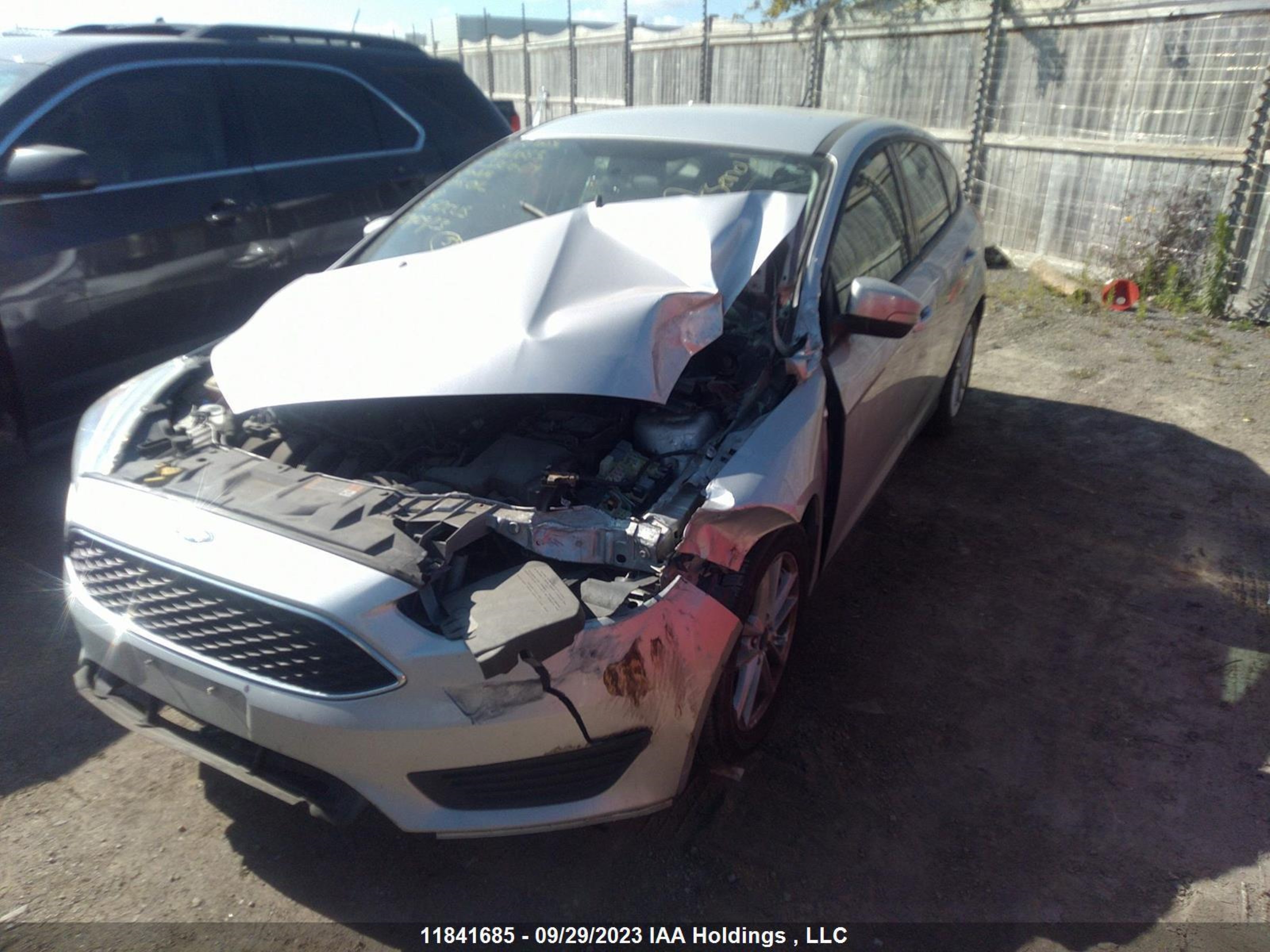 Photo 1 VIN: 1FADP3K2XFL330609 - FORD FOCUS 