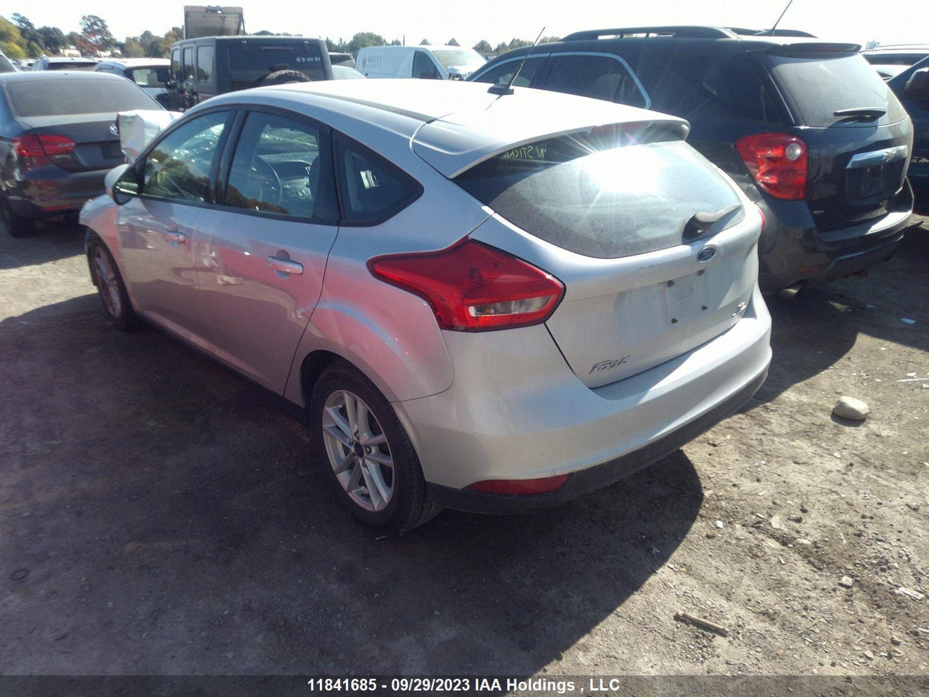 Photo 2 VIN: 1FADP3K2XFL330609 - FORD FOCUS 