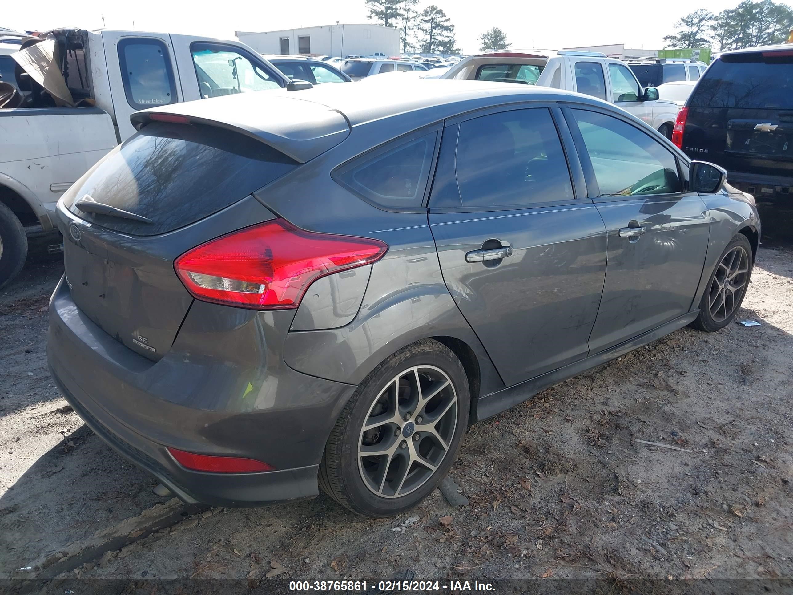 Photo 3 VIN: 1FADP3K2XFL338466 - FORD FOCUS 