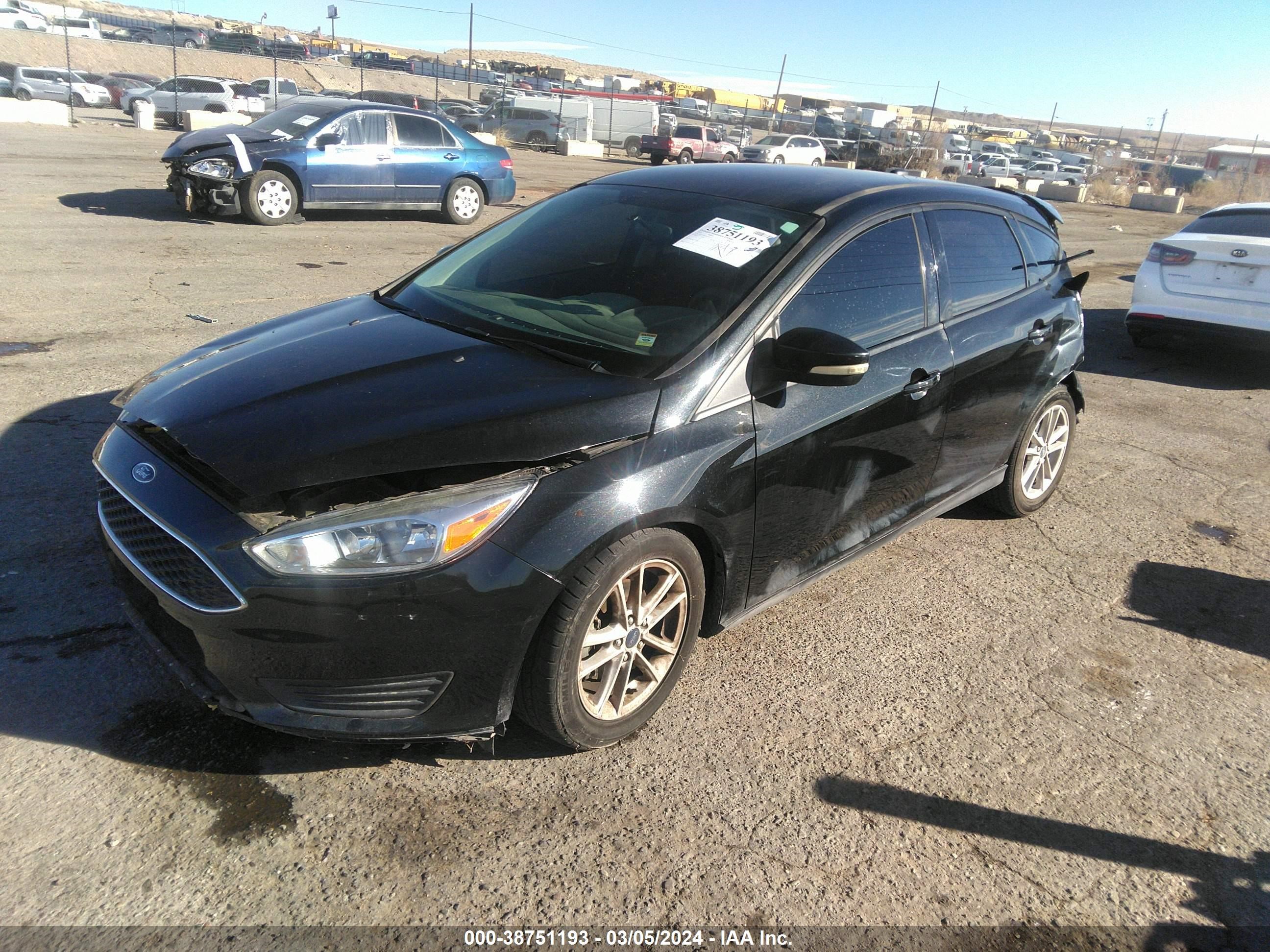 Photo 1 VIN: 1FADP3K2XFL351329 - FORD FOCUS 