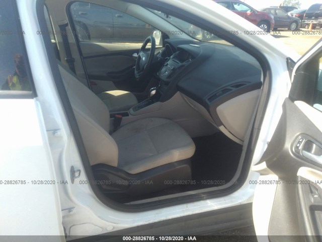 Photo 4 VIN: 1FADP3K2XGL320454 - FORD FOCUS 