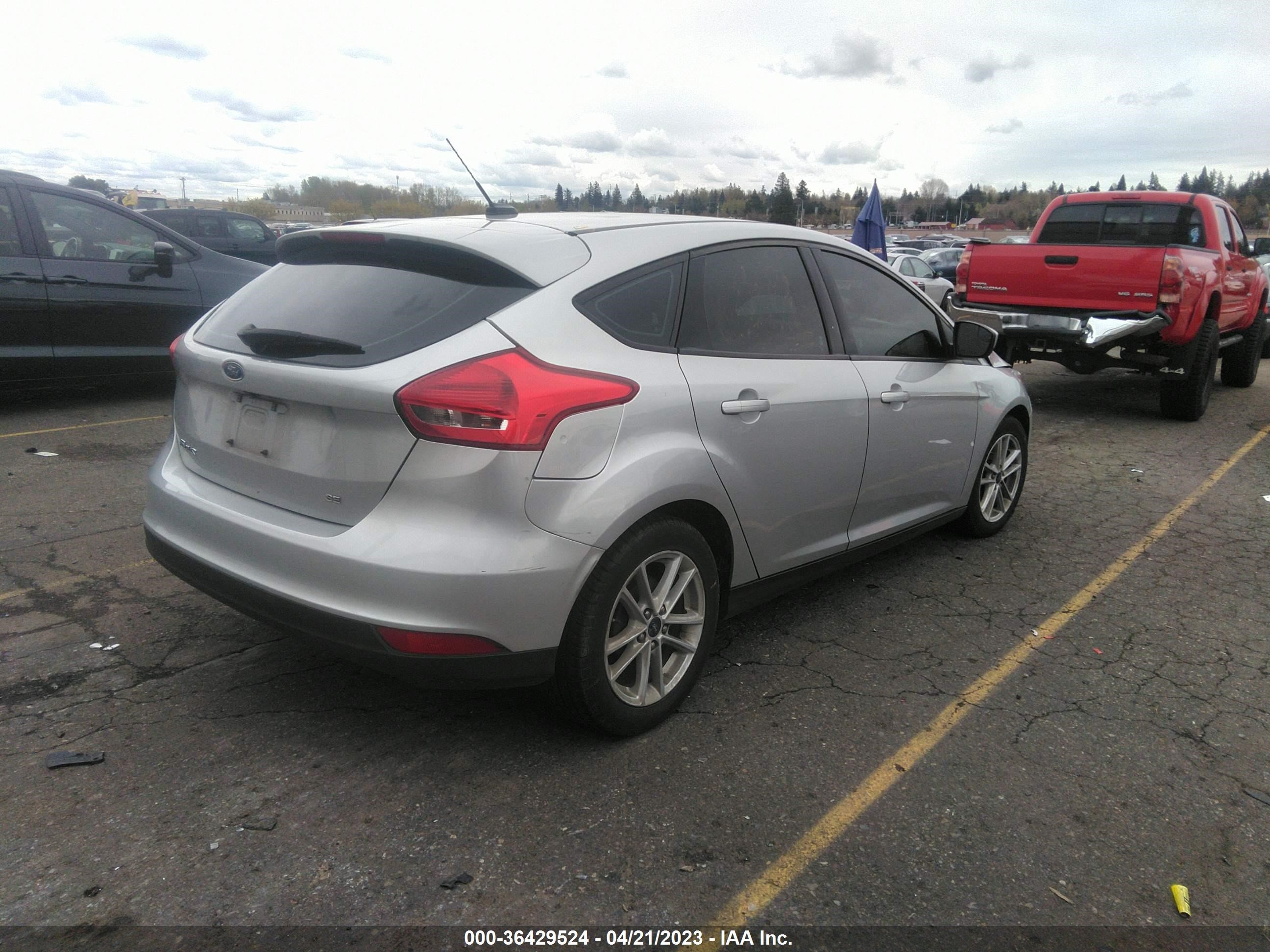 Photo 3 VIN: 1FADP3K2XJL241485 - FORD FOCUS 