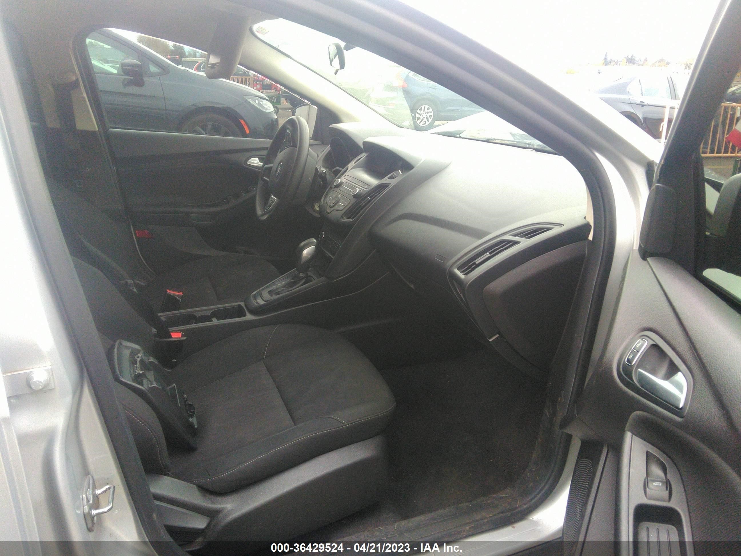 Photo 4 VIN: 1FADP3K2XJL241485 - FORD FOCUS 