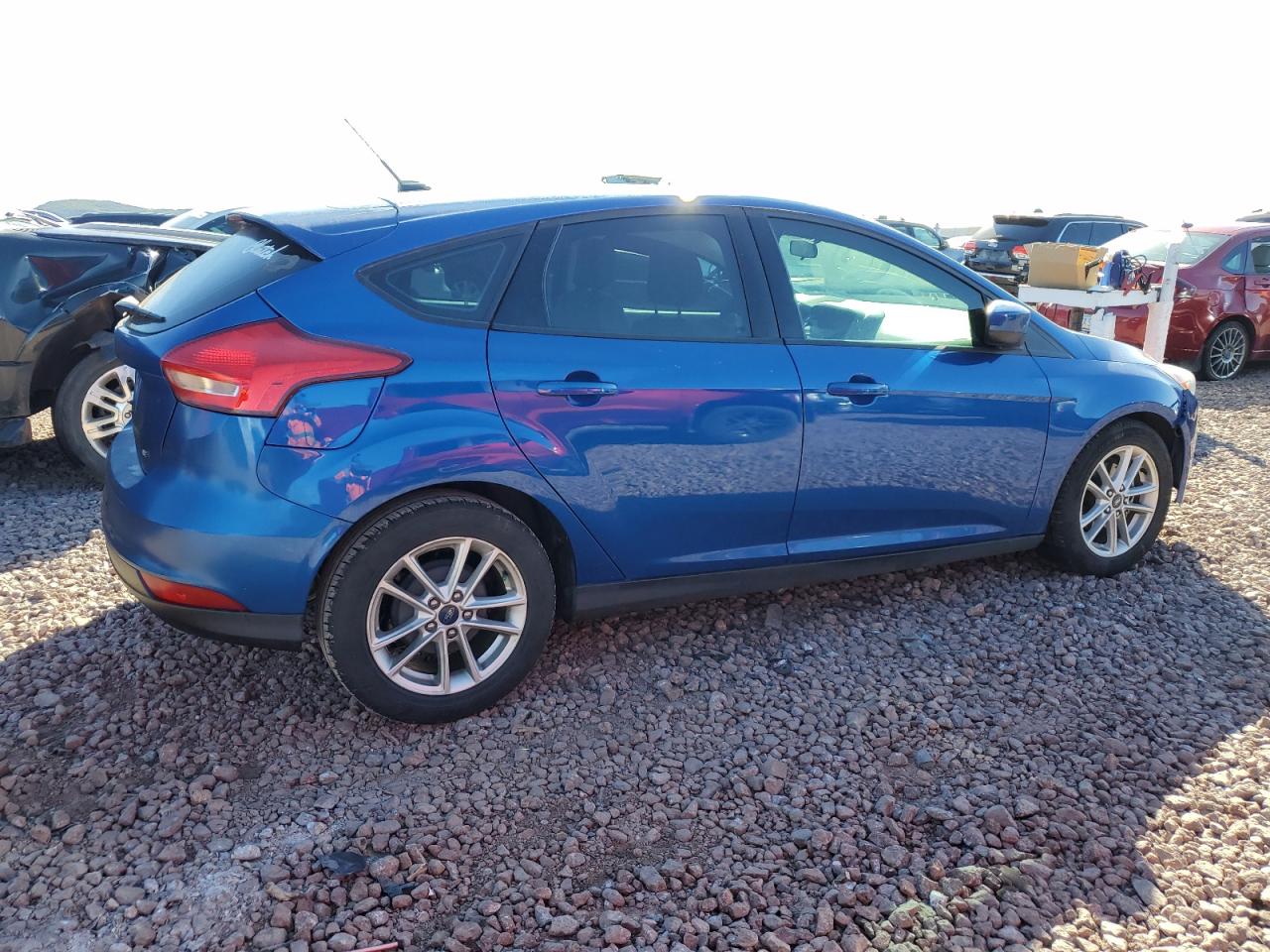 Photo 2 VIN: 1FADP3K2XJL331431 - FORD FOCUS 