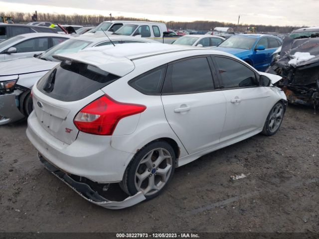 Photo 3 VIN: 1FADP3L90DL249434 - FORD FOCUS ST 