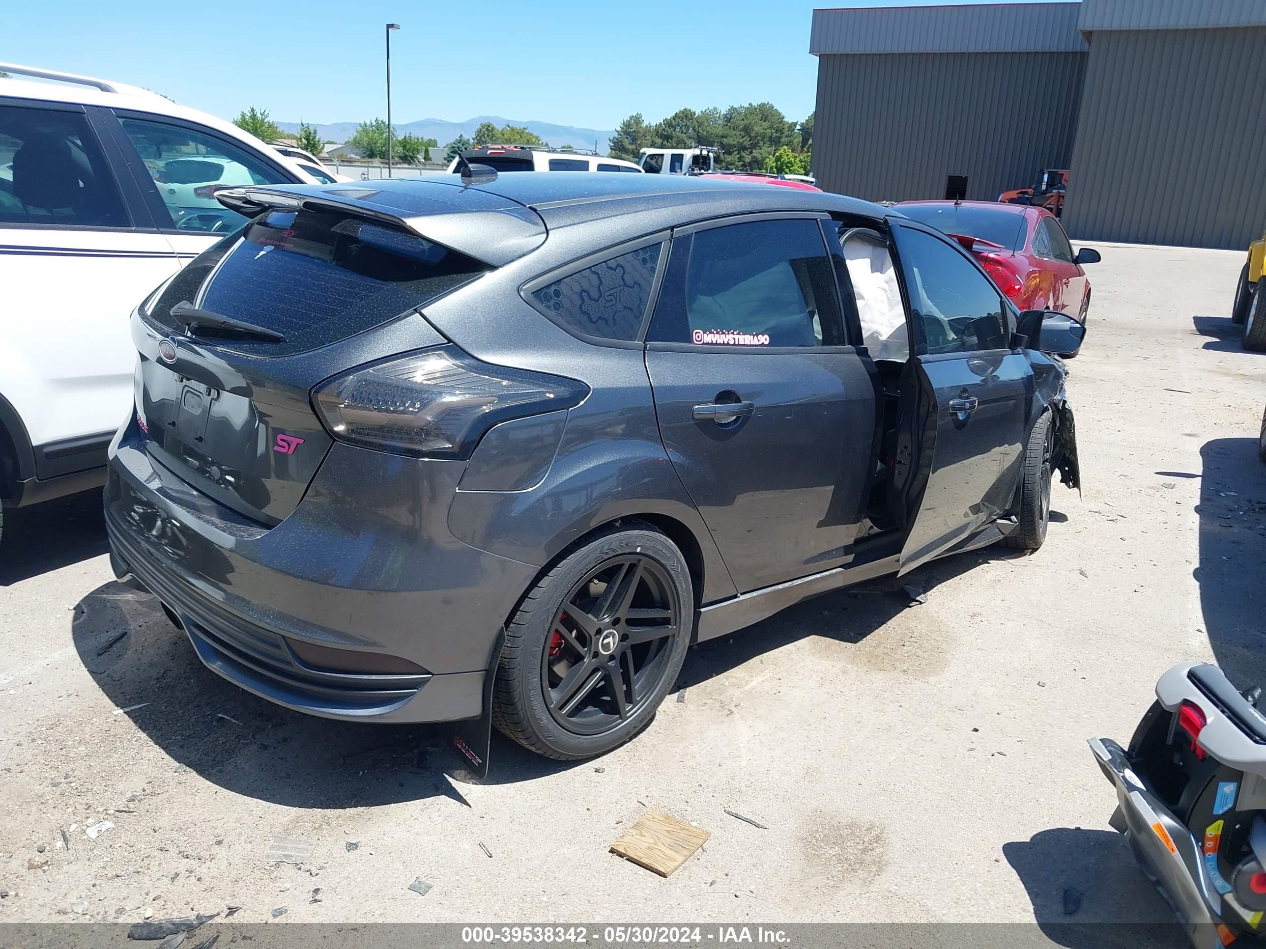 Photo 3 VIN: 1FADP3L90GL383963 - FORD FOCUS ST 