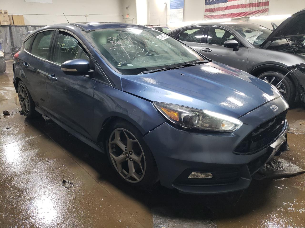 Photo 3 VIN: 1FADP3L90JL285538 - FORD FOCUS 