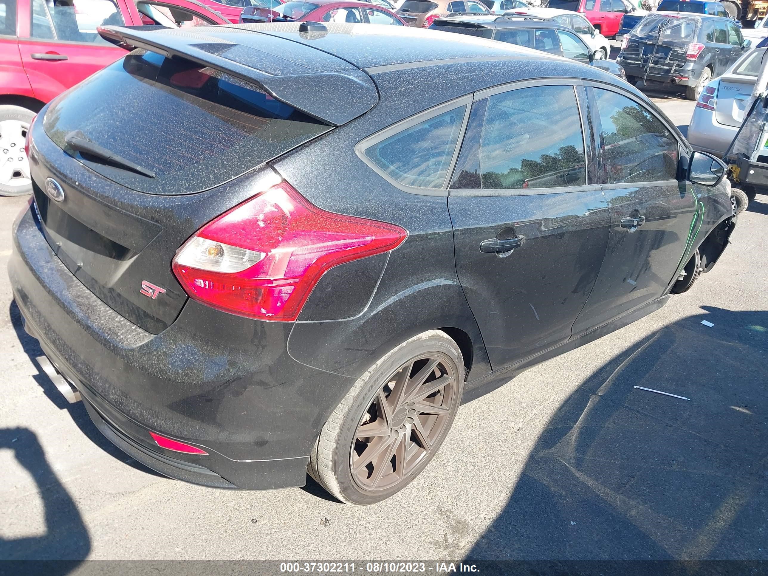 Photo 3 VIN: 1FADP3L91DL185923 - FORD FOCUS 