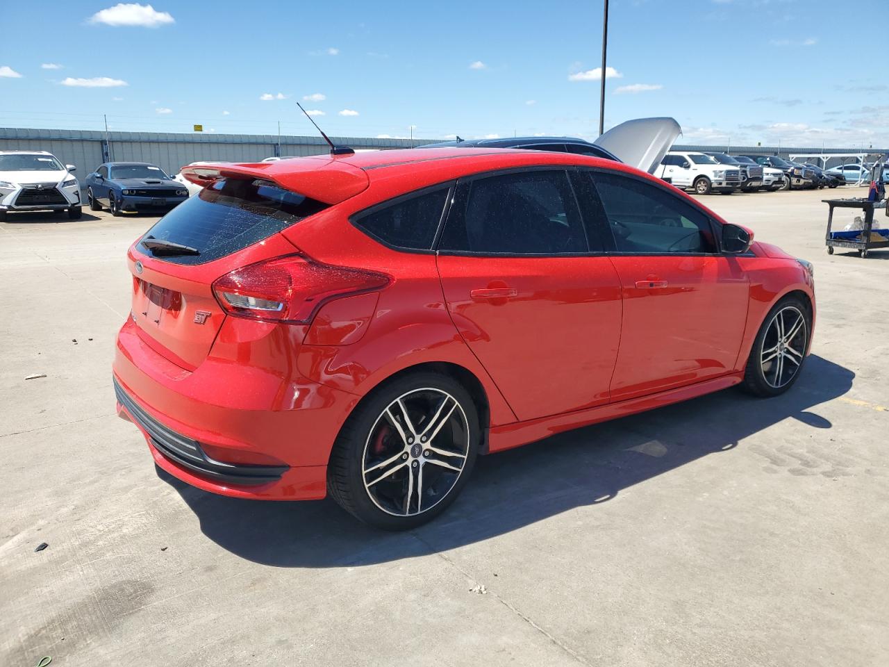 Photo 2 VIN: 1FADP3L91HL204511 - FORD FOCUS 