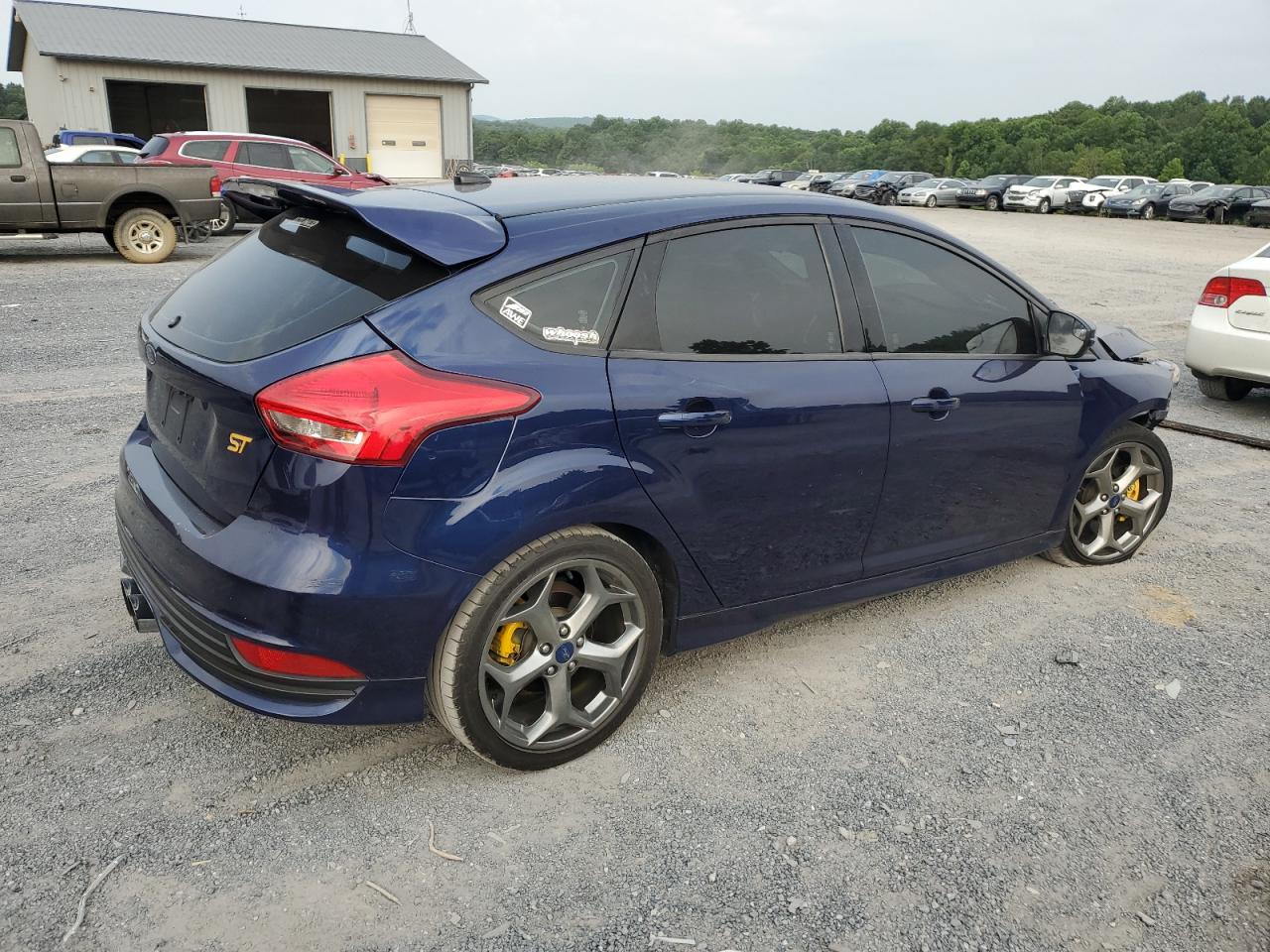 Photo 2 VIN: 1FADP3L91HL228260 - FORD FOCUS 