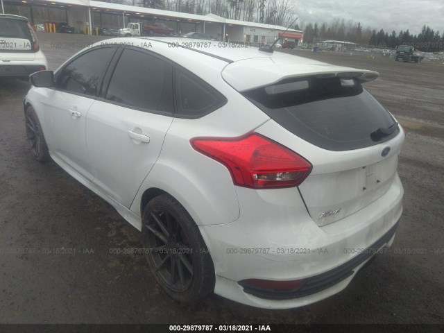 Photo 2 VIN: 1FADP3L91HL292377 - FORD FOCUS 