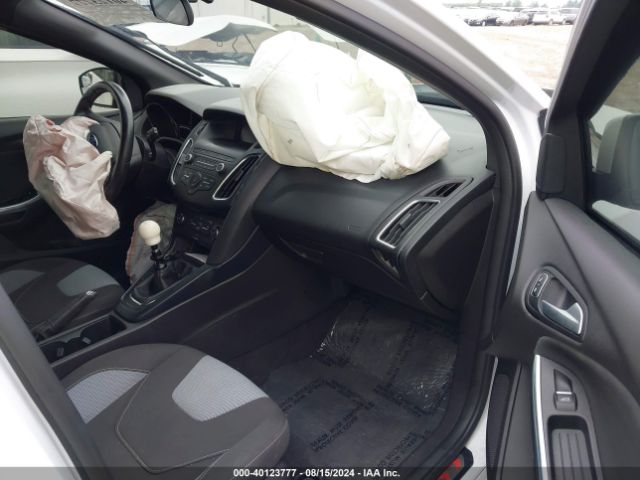 Photo 4 VIN: 1FADP3L91JL309295 - FORD FOCUS 