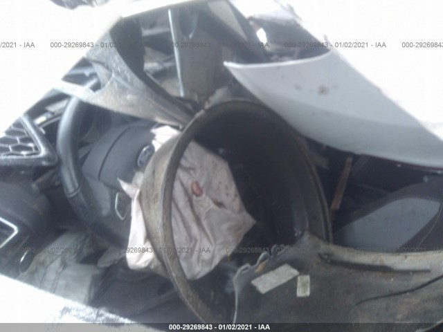 Photo 4 VIN: 1FADP3L91JL332639 - FORD FOCUS 