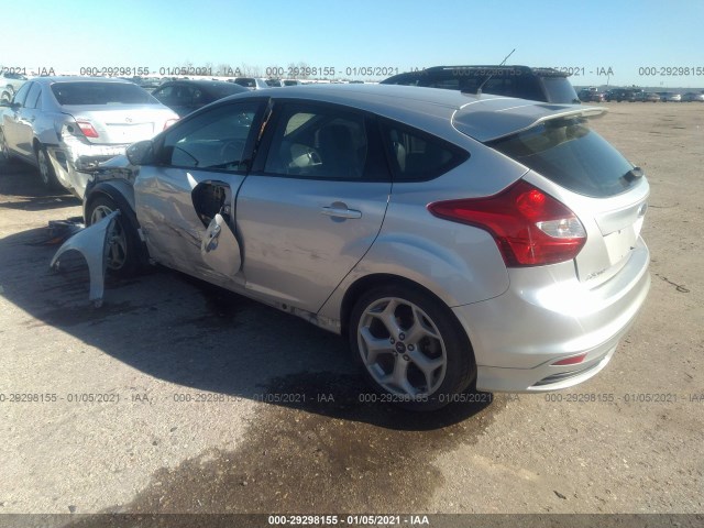 Photo 2 VIN: 1FADP3L92DL185719 - FORD FOCUS 