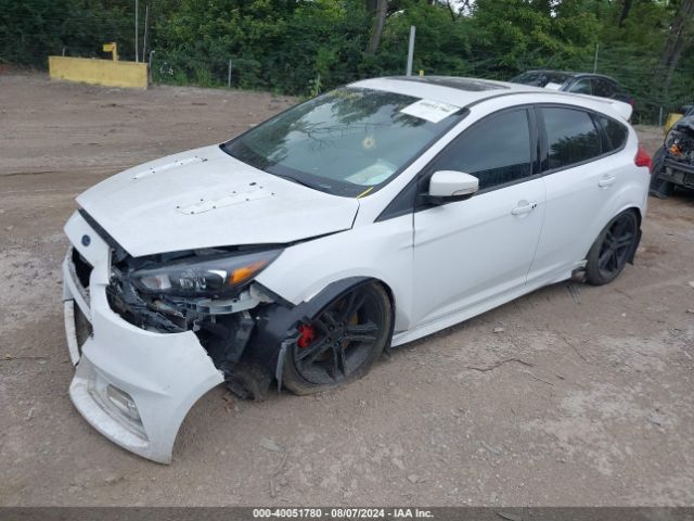 Photo 1 VIN: 1FADP3L92JL215992 - FORD FOCUS 