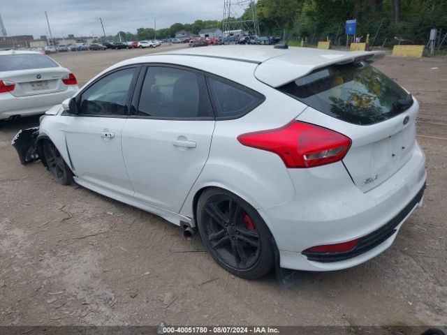 Photo 2 VIN: 1FADP3L92JL215992 - FORD FOCUS 