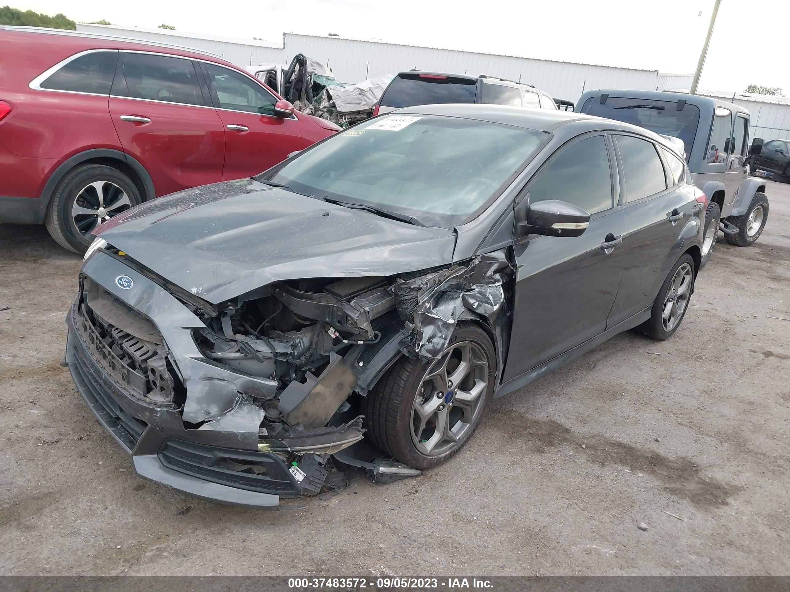 Photo 1 VIN: 1FADP3L92JL269244 - FORD FOCUS 