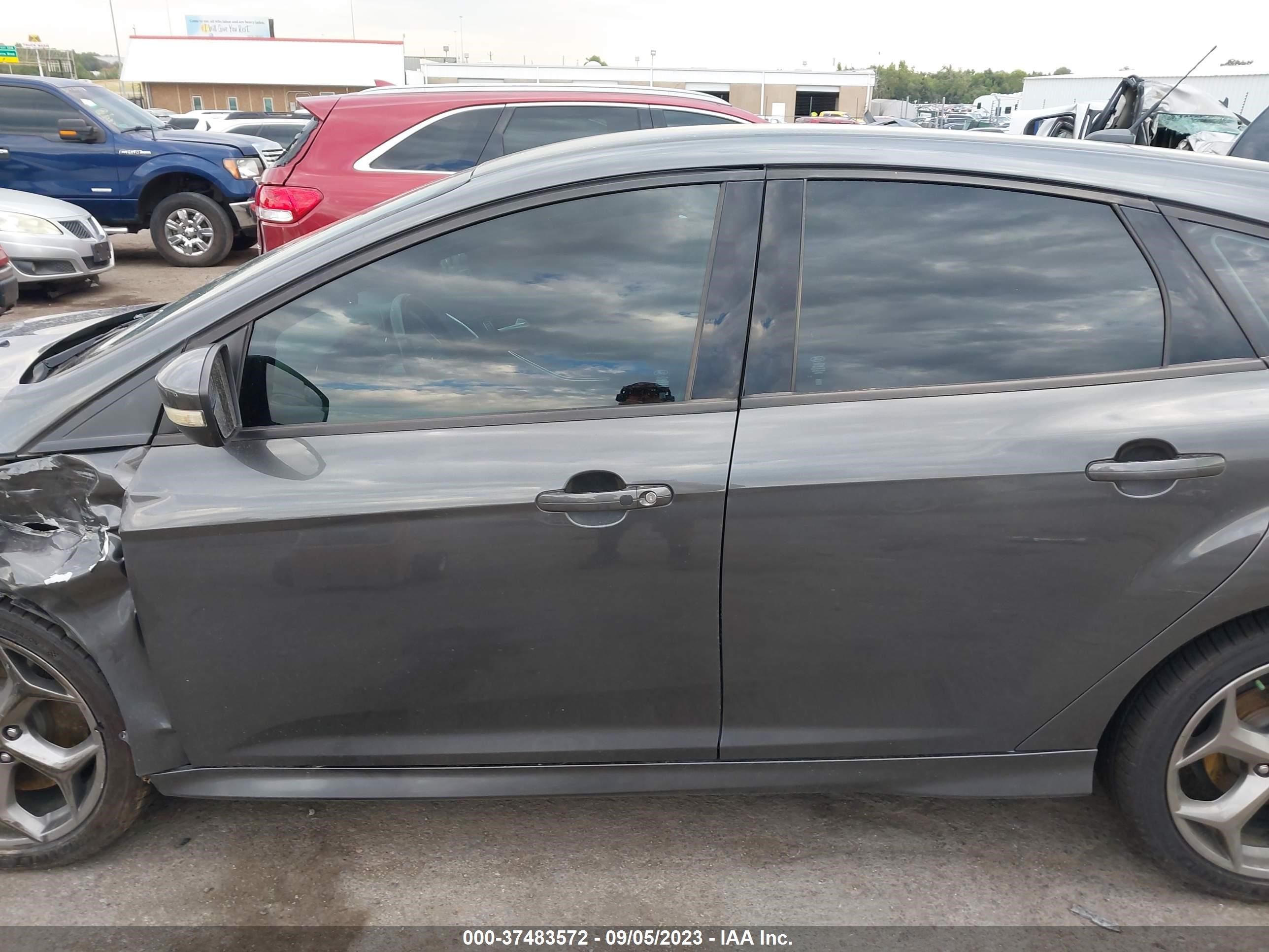 Photo 14 VIN: 1FADP3L92JL269244 - FORD FOCUS 