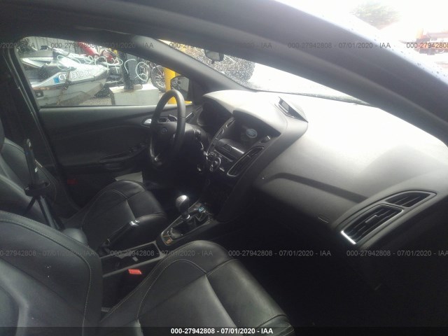 Photo 4 VIN: 1FADP3L92JL290868 - FORD FOCUS 