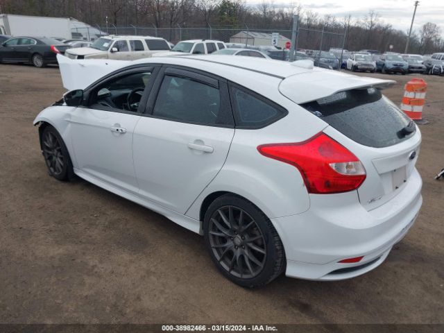 Photo 2 VIN: 1FADP3L93EL192101 - FORD FOCUS ST 