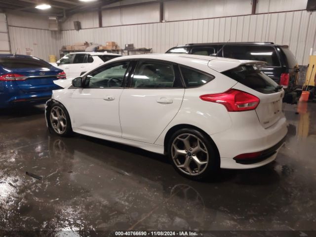 Photo 2 VIN: 1FADP3L93GL226122 - FORD FOCUS 