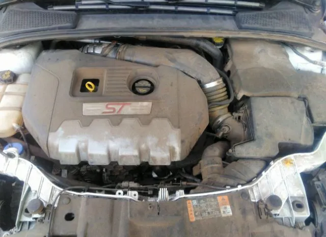 Photo 9 VIN: 1FADP3L93JL211627 - FORD FOCUS 