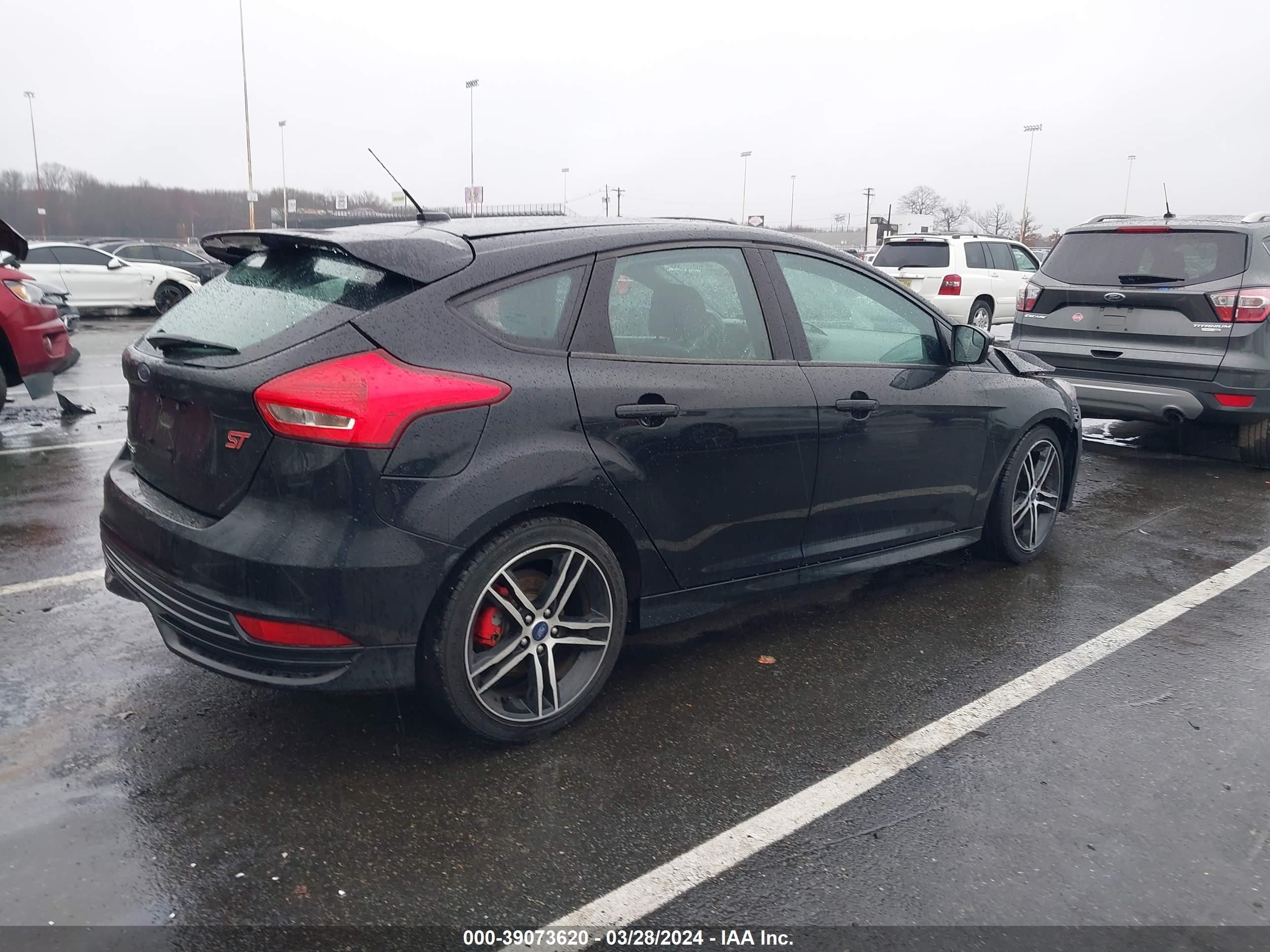 Photo 3 VIN: 1FADP3L93JL213300 - FORD FOCUS ST 