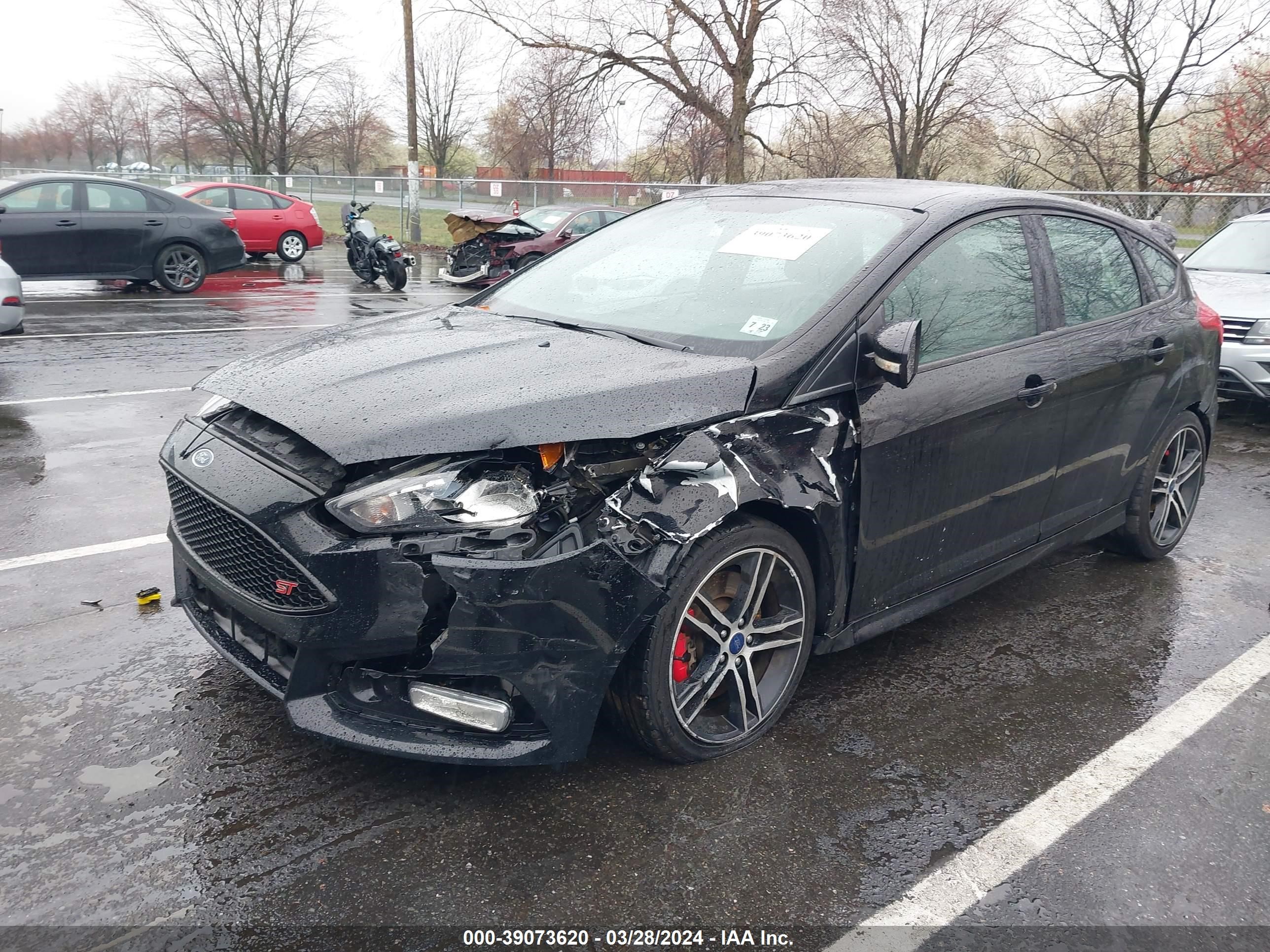 Photo 5 VIN: 1FADP3L93JL213300 - FORD FOCUS ST 