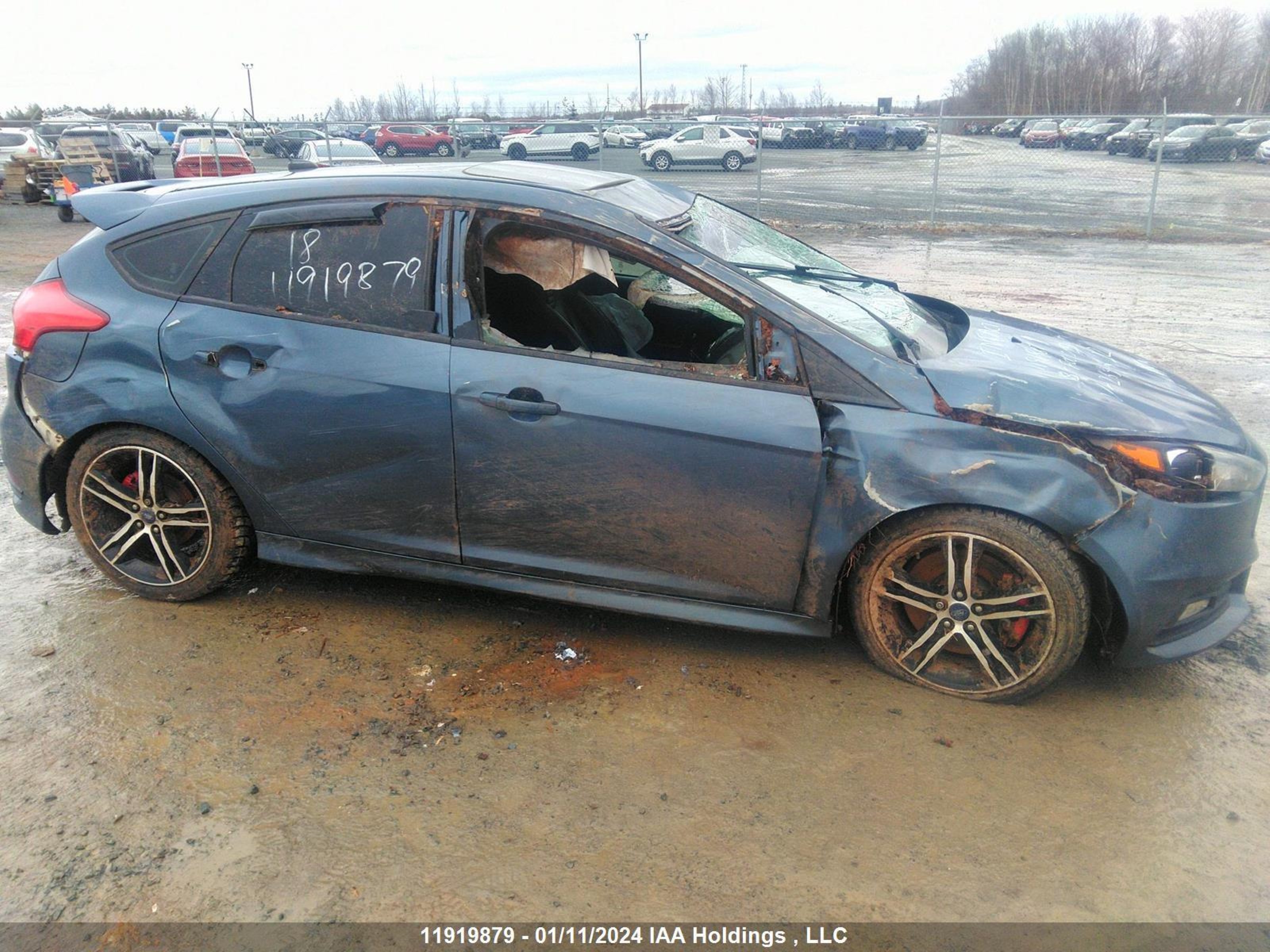 Photo 11 VIN: 1FADP3L93JL263422 - FORD FOCUS ST 