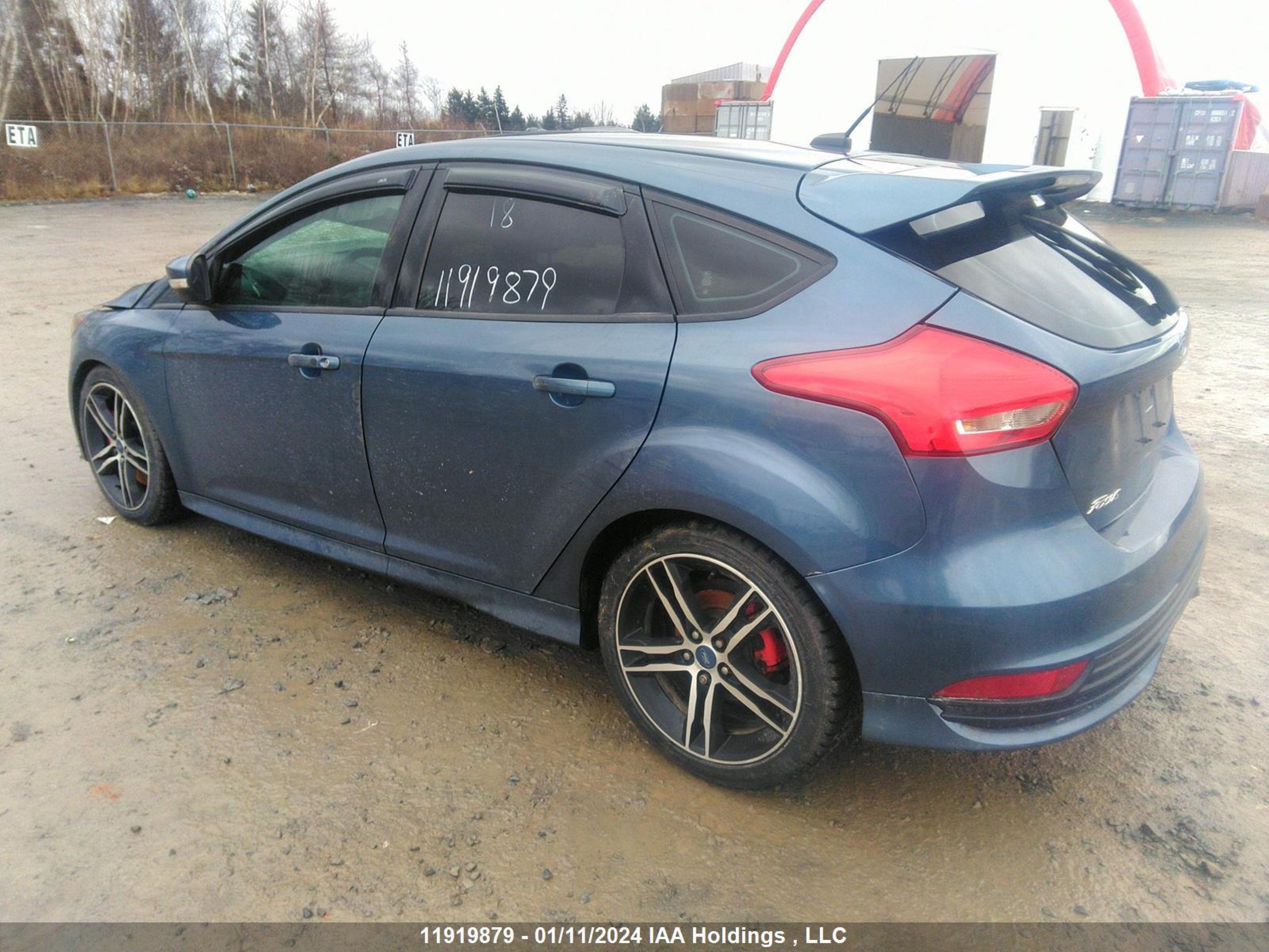 Photo 2 VIN: 1FADP3L93JL263422 - FORD FOCUS ST 