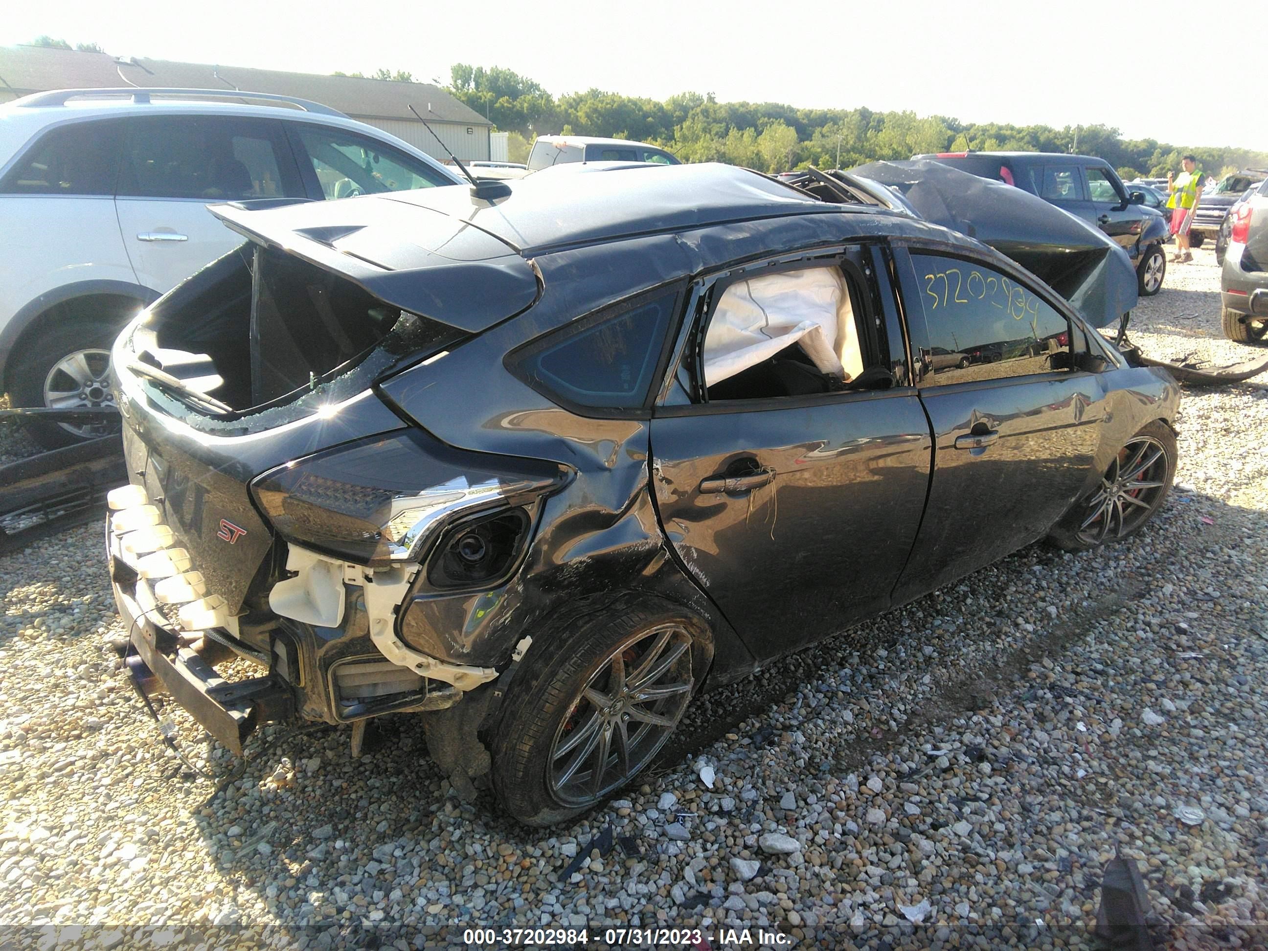 Photo 3 VIN: 1FADP3L93JL289129 - FORD FOCUS 