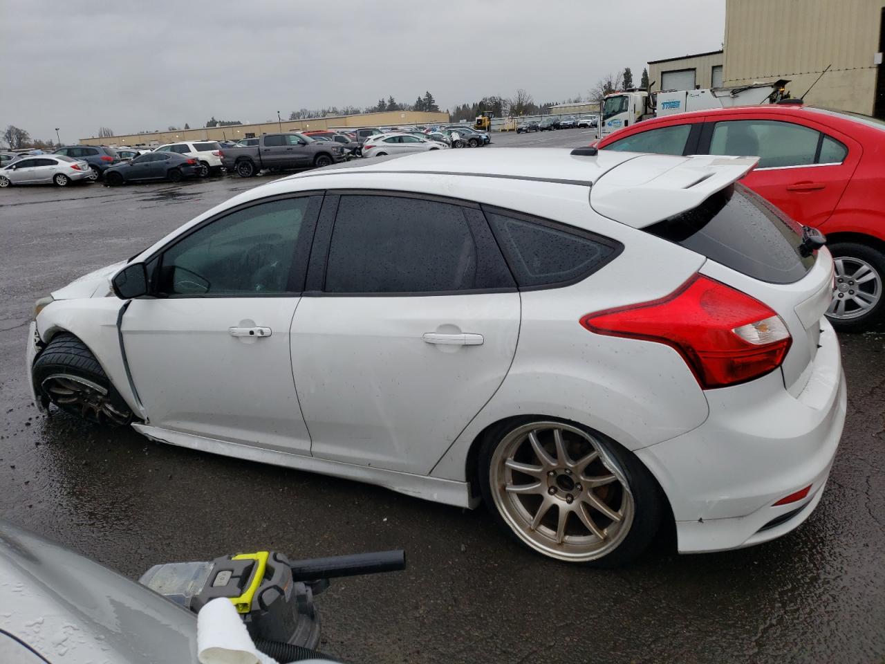 Photo 1 VIN: 1FADP3L94DL170865 - FORD FOCUS 