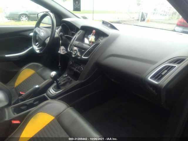 Photo 4 VIN: 1FADP3L94GL260988 - FORD FOCUS 